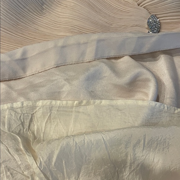 Cream Evening Gown - Daymour Couture - Picture 14 of 14